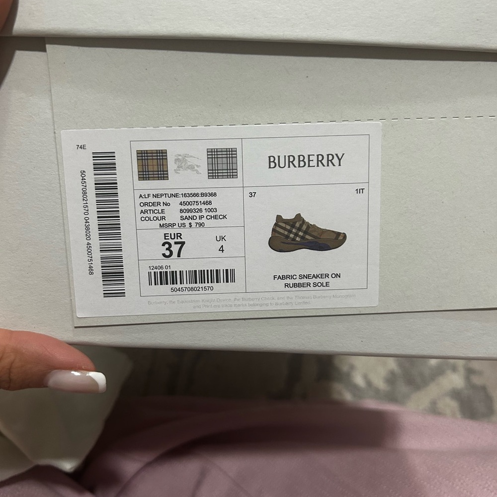 **AUTHENTIC** Burberry Women’s Checkered Beige Sneakers - Picture 10 of 10